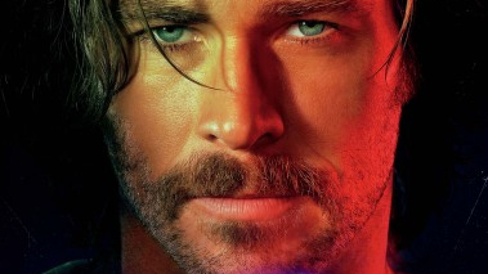 Las inquietantes miradas de Chris Hemsworth o Dakota Johnson, en los nuevos carteles de 'Malos Tiempos en El Royale'