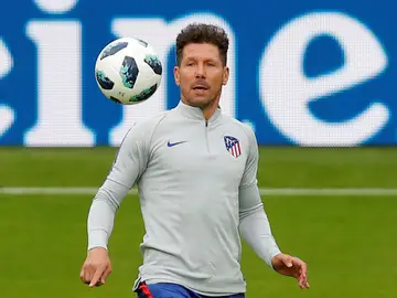Simeone, durante el entrenamiento del Atlético de Madrid antes de la Supercopa de Europa Simeone, durante el entrenamiento del Atlético de Madrid antes de la Supercopa de Europa
