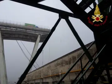 Viaducto derrumbado en Génova Viaducto derrumbado en Génova