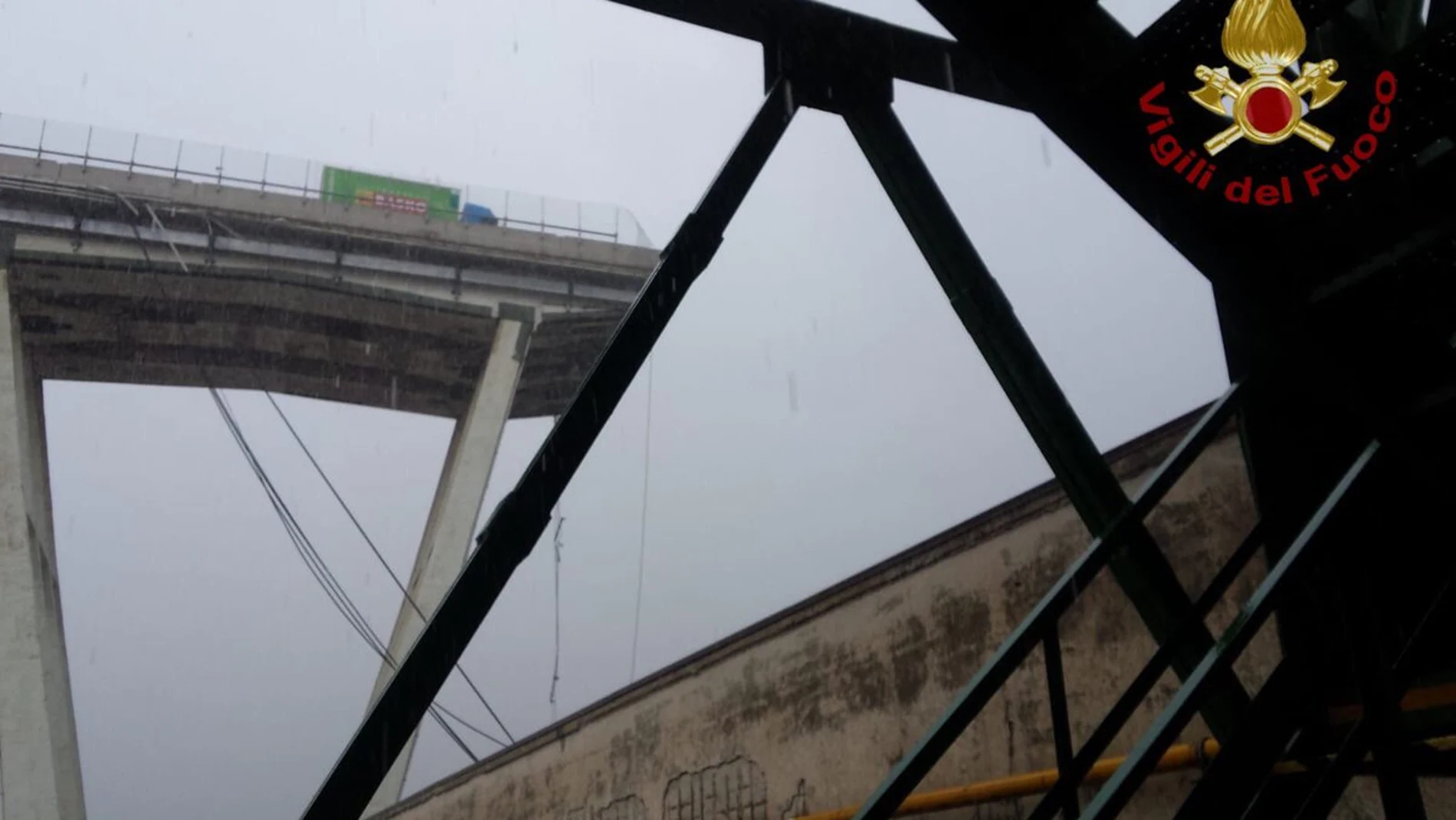 Viaducto derrumbado en Génova Viaducto derrumbado en Génova
