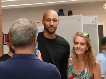 N'Zonzi, en el aeropuerto de Roma N'Zonzi, en el aeropuerto de Roma