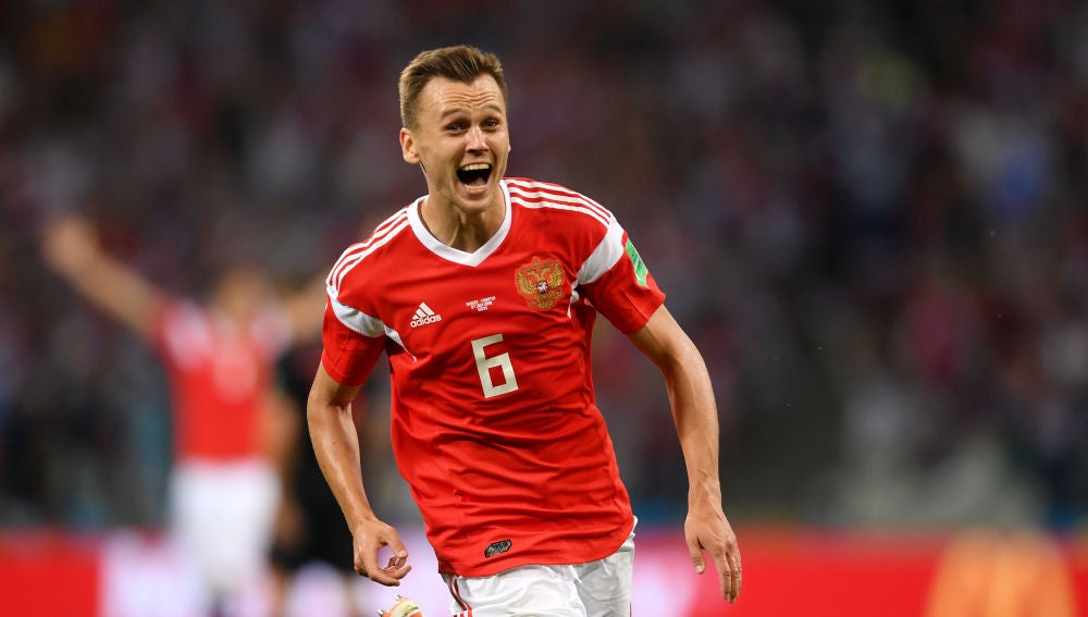 Denis Cheryshev jugando con la selección de Rusia