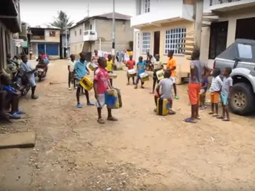 La banda de niños colombianos La banda de niños colombianos