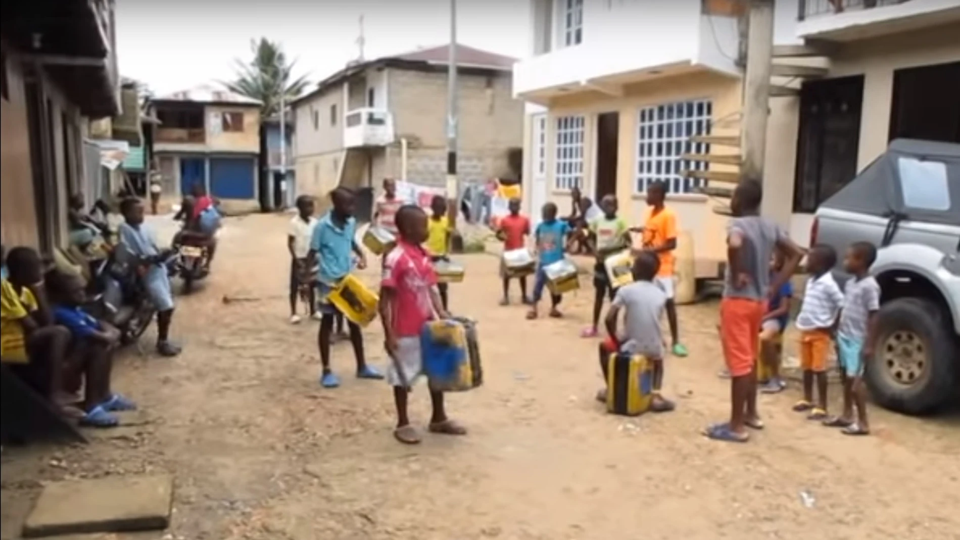 La banda de niños colombianos La banda de niños colombianos