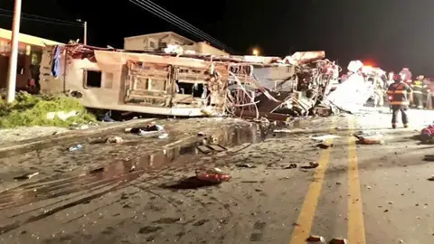 Accidente en Ecuador deja 24 muertos y 22 heridos de tres nacionalidades Accidente en Ecuador deja 24 muertos y 22 heridos de tres nacionalidades