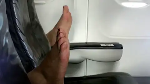 SITUACIONES ABSURDAS A BORDO DE UN AVIÓN SITUACIONES ABSURDAS A BORDO DE UN AVIÓN