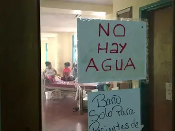 La escasez de agua en Venezuela obliga a los hospitales a cerrar baños y cancelar operaciones La escasez de agua en Venezuela obliga a los hospitales a cerrar baños y cancelar operaciones
