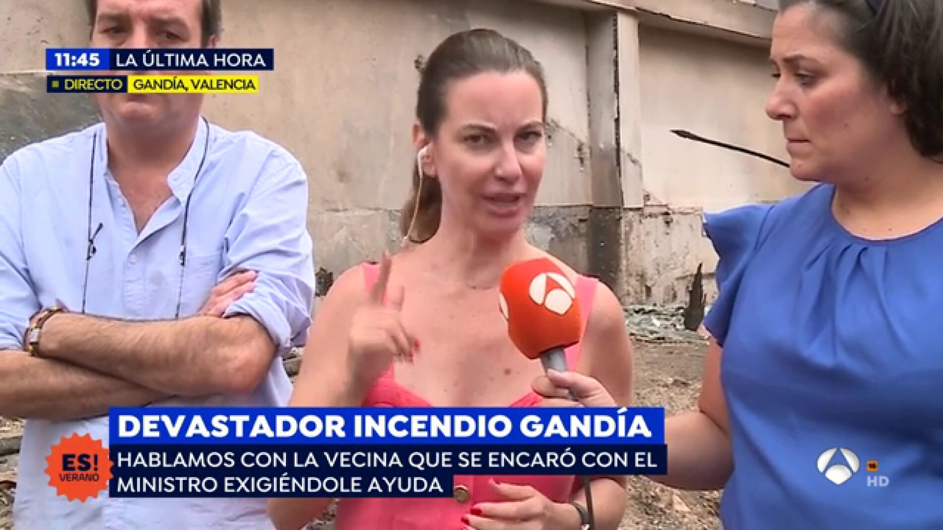 Julia, la vecina de Gand&Atilde;&shy;a que se encar&Atilde;&sup3; con el ministro de Fomento