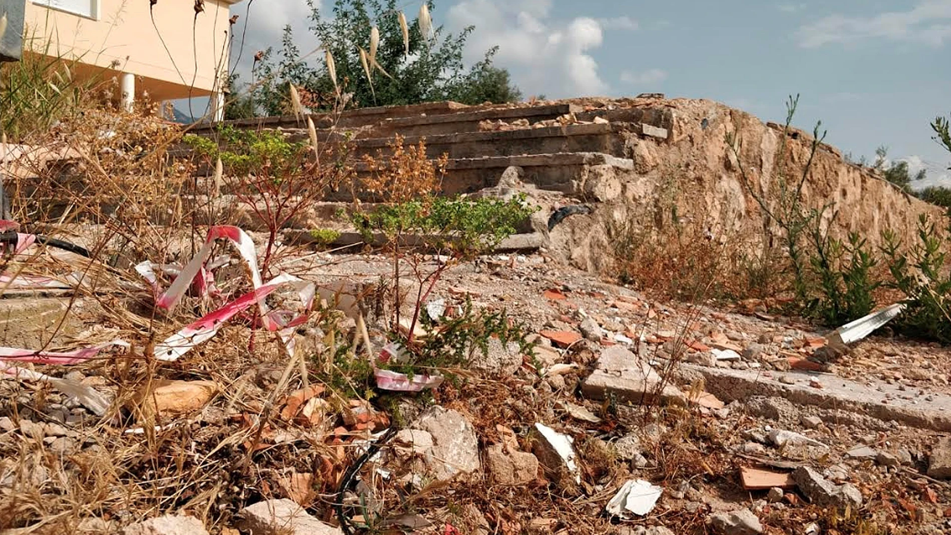 El chalet en la localidad de Alcanar (Tarragona) donde explotó el material El chalet en la localidad de Alcanar (Tarragona) donde explotó el material