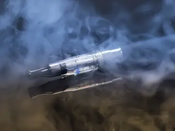 Los cigarrillos electrónicos podrían ser más dañinos de lo que se cree Los cigarrillos electrónicos podrían ser más dañinos de lo que se cree