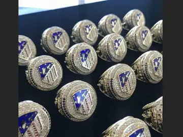 Griezmann regala estos anillos a sus compañeros al estilo de la NBA Griezmann regala estos anillos a sus compañeros al estilo de la NBA