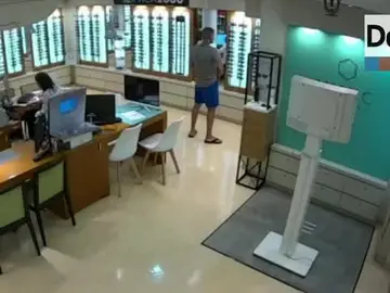 Así fue el robo de las gafas de Ángel Boza Así fue el robo de las gafas de Ángel Boza