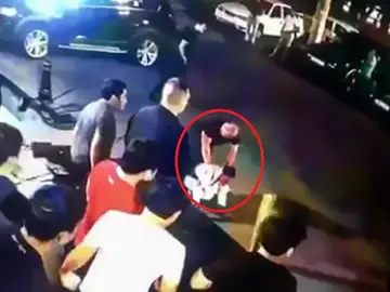 Matan a golpes en plena calle a Jamshid Kenzhayev, campeón de MMA y lucha libre Matan a golpes en plena calle a Jamshid Kenzhayev, campeón de MMA y lucha libre