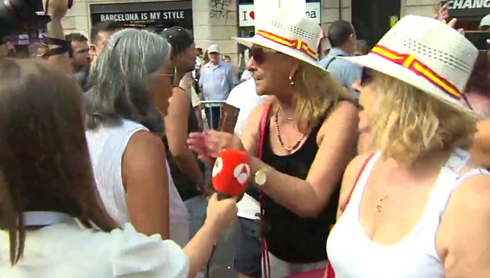 Momentos de tensión entre los CDR y los partidarios de la unidad de España: "Teníais que venir con el lacito y metiendo mierda"