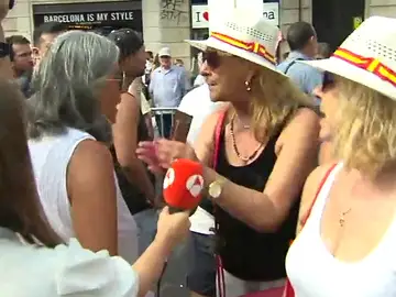 Momentos de tensión entre los CDR y los partidarios de la unidad de España: "Teníais que venir con el lacito y metiendo mierda" Momentos de tensión entre los CDR y los partidarios de la unidad de España: "Teníais que venir con el lacito y metiendo mierda"