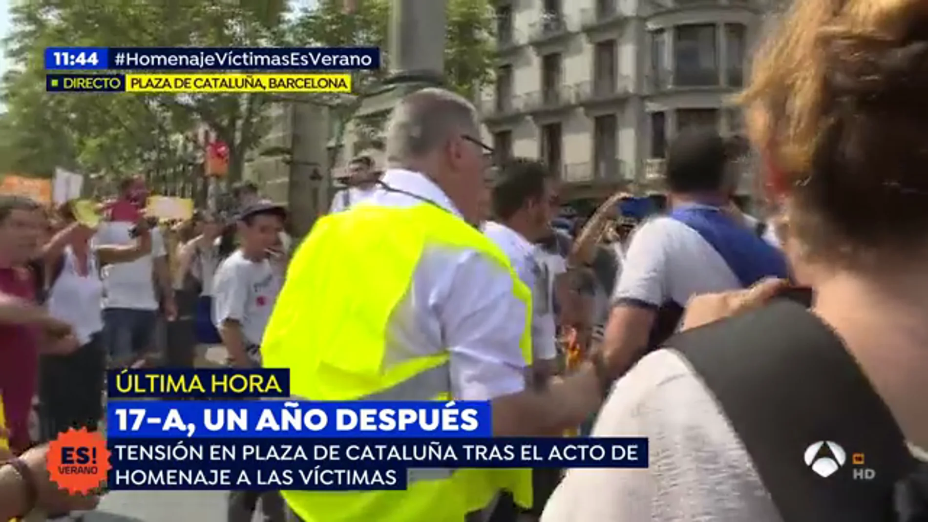 Tensión en Plaza de Cataluña tras el homenaje a las víctimas