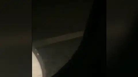 Un avión se sale de la pista al aterrizar de emergencia en Manila Un avión se sale de la pista al aterrizar de emergencia en Manila