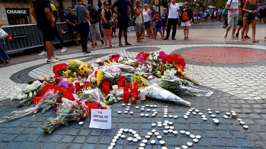 Homenaje a las víctimas del atentado en Barcelona Homenajes atentados Barcelona