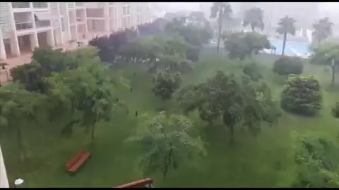 Fuertes tormentas recorren el litoral valenciano provocando inundaciones en Alicante y Benidorm Fuertes tormentas recorren el litoral valenciano provocando inundaciones en Alicante y Benidorm
