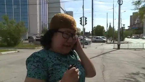 Un hombre ruso vende un exclusivo gorro hecho con lana de Mamut Un hombre ruso vende un exclusivo gorro hecho con lana de Mamut