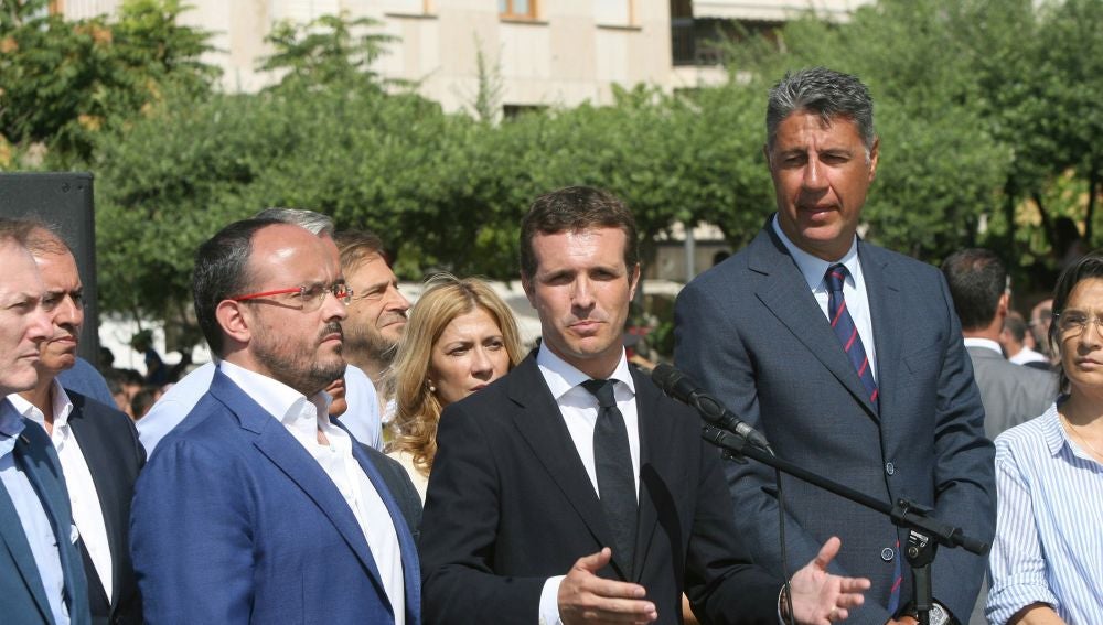 El presidente del PP, Pablo Casado, junto al líder del PP de Cataluña, Xavier García Albiol
