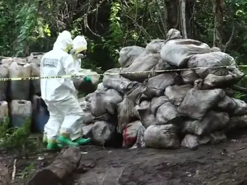 Incautan un narcolaboratorio en la montaña con más de 50 toneladas del cártel de Sinaloa en México Incautan un narcolaboratorio en la montaña con más de 50 toneladas del cártel de Sinaloa en México