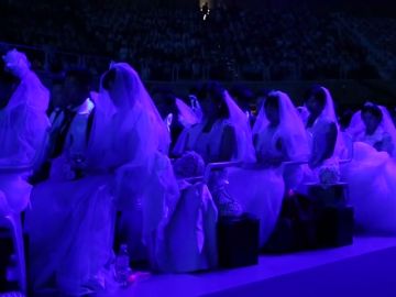 Al menos 4.000 parejas se dan el 'sí, quiero' en una boda multitudinaria en Corea del Sur