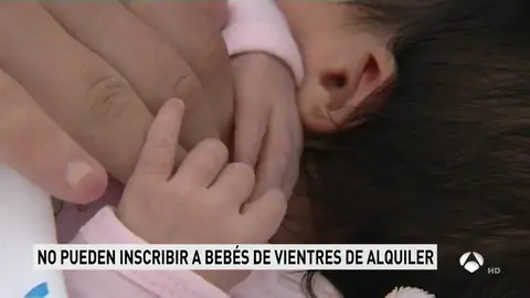 Una veintena de familias denuncian que la ley de protección de datos les impide traer a sus bebés tenidos mediante gestión subrogada en Ucrania Una veintena de familias denuncian que la ley de protección de datos les impide traer a sus bebés tenidos mediante gestión subrogada en Ucrania