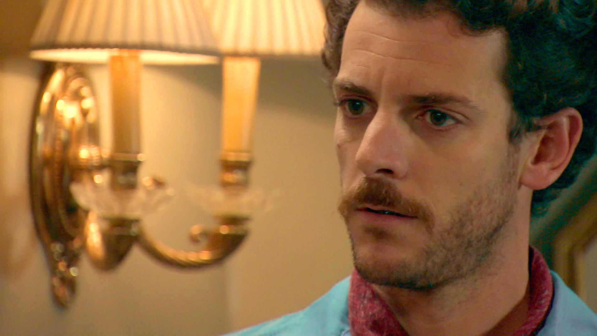 Una desconocida le confiesa a Javier: "Soy la &uacute;nica hermana de tu padre"