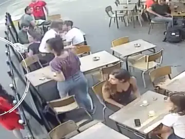 Detenido el chico que agredió a una joven en una cafetería de París Detenido el chico que agredió a una joven en una cafetería de París