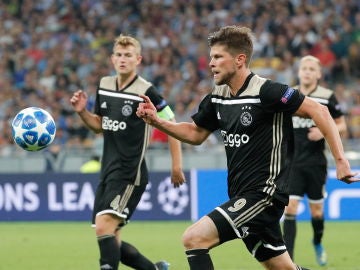 Huntelaar, en acción contra el Dinamo