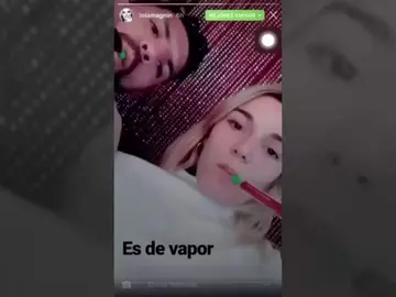 Polémica por un vídeo del 'Kun' Agüero fumando con una modelo de 18 años Polémica por un vídeo del 'Kun' Agüero fumando con una modelo de 18 años