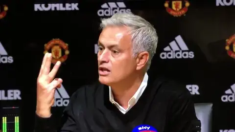 Mourinho se encara con los medios: "Tengo tres Premier, más que los otros 19 entrenadores juntos" Mourinho se encara con los medios: "Tengo tres Premier, más que los otros 19 entrenadores juntos"
