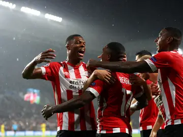 Los jugadores del PSV celebran uno de los goles contra el BATE Los jugadores del PSV celebran uno de los goles contra el BATE