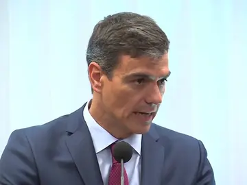 Sánchez urge a eliminar el voto rogado que dificulta la participación de los emigrantes españoles Sánchez urge a eliminar el voto rogado que dificulta la participación de los emigrantes españoles