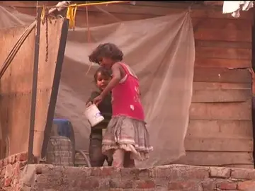 Una familia de Zaragoza abandona a niña india que habían adoptado al tener una edad diferente de la que creían Una familia de Zaragoza abandona a niña india que habían adoptado al tener una edad diferente de la que creían