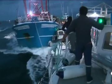 Una embarcación británica embiste a un pesquero francés en el Canal de la Mancha