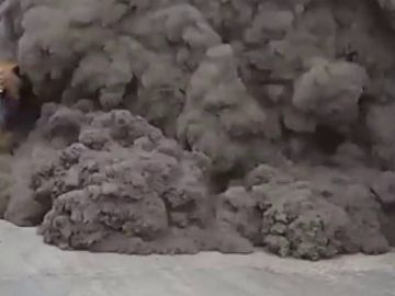 Avalancha de cemento en una fábrica en China Avalancha de cemento en una fábrica en China