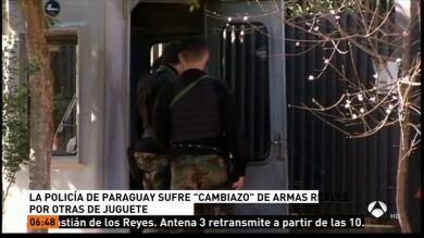 Roban 40 fusiles de un cuartel de policía en Paraguay y los sustituyen por armas de juguete