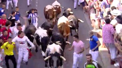 La labor tras las cámaras durante una retransmisión en directo de los encierros de San Sebastián de los Reyes
