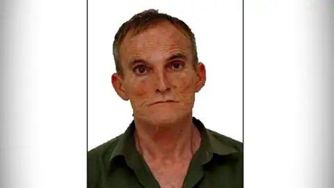 Buscan a un preso peligroso fugado de Zuera (Zaragoza) durante un traslado Buscan a un preso peligroso fugado de Zuera (Zaragoza) durante un traslado
