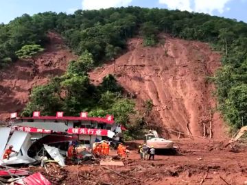 Al menos cuatro muertos y cuatro desaparecidos tras el derrumbe de un túnel en construcción en China