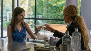 Anna Kendrick y Blake Lively en 'Un pequeño favor'