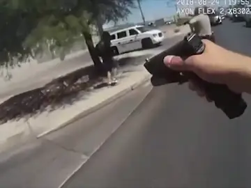 Agentes de la Policía de Las Vegas abaten a un hombre que previamente apuñaló a dos mujeres en un autobús Agentes de la Policía de Las Vegas abaten a un hombre que previamente apuñaló a dos mujeres en un autobús