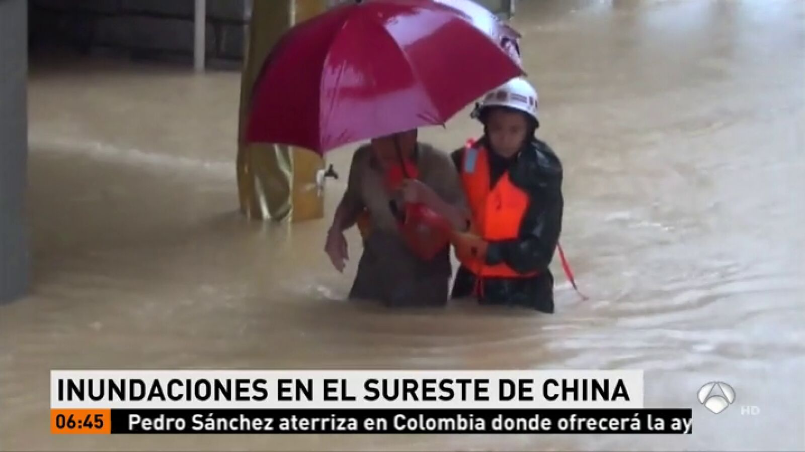 Las fuertes precipitaciones obligan a cerrar carreteras y evacuar cientos de hogares en la provincia china de Fujian