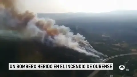 El incendio de Ourense supera las 100 hectáreas afectadas y un agente forestal ha resultado herido El incendio de Ourense supera las 100 hectáreas afectadas y un agente forestal ha resultado herido