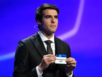 Kaká, durante el sorteo de la Champions Kaká, durante el sorteo de la Champions