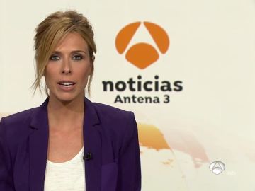 María José Sáez presentando Antena 3 Noticias 1