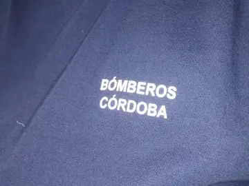 Los 'bómberos' de Córdoba y sus nuevos uniformes Los 'bómberos' de Córdoba y sus nuevos uniformes