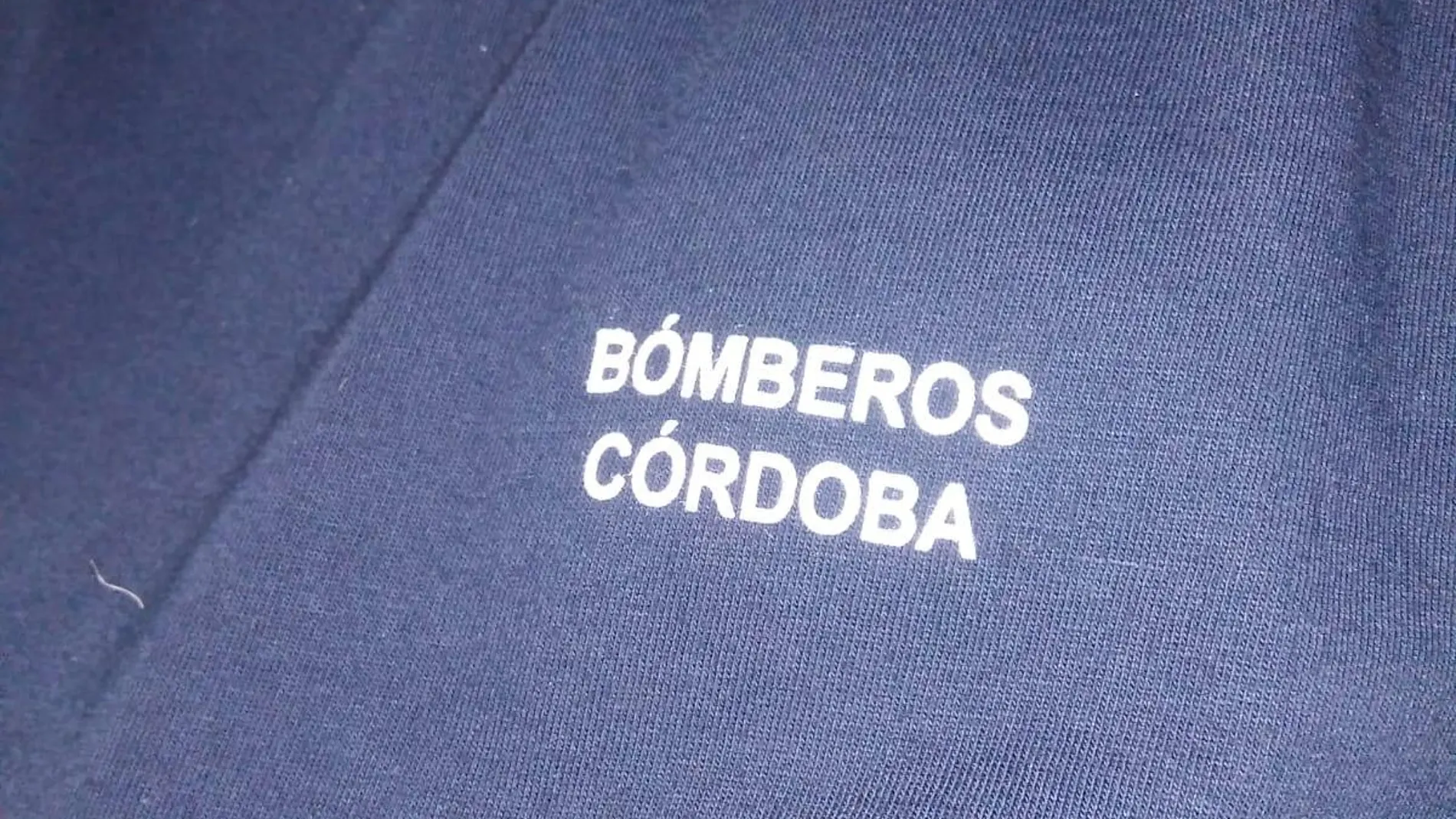 Los 'bómberos' de Córdoba y sus nuevos uniformes Los 'bómberos' de Córdoba y sus nuevos uniformes
